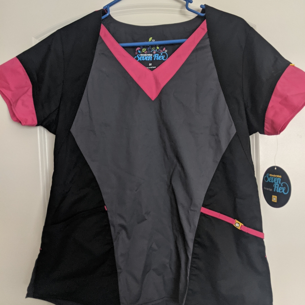 Scrub Top Nwt